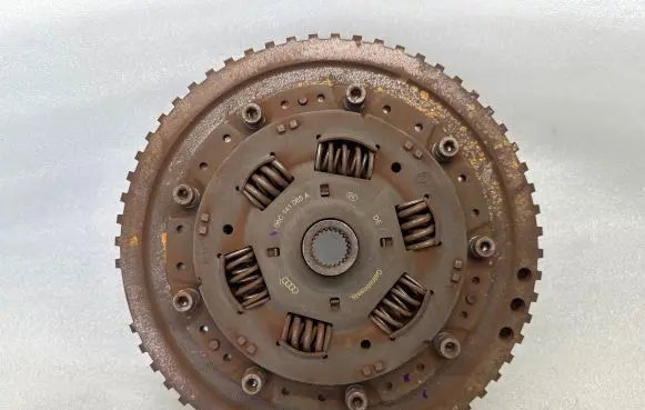 Audi A4 S4 B6 8E 8H Dual mass flywheel 06C141065A