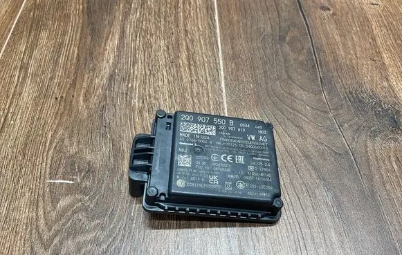 Volkswagen PASSAT B8 Distronic sensor radar 2Q0907550B 2Q0907819