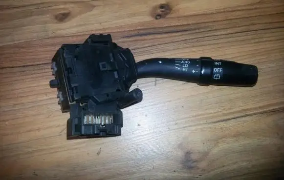 Toyota Avensis T250 Wiper control stalk 173654LH