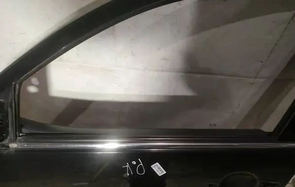 Peugeot 4007 Front door glass trim molding 