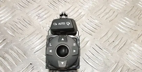 Hyundai Santa Fe Wing mirror switch