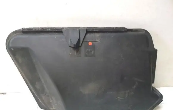 Mercedes-Benz E W211 Fuse box cover A2115400182