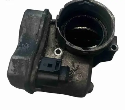 Volkswagen Golf V Throttle valve 03G128063B