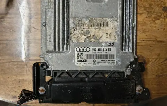 Audi A6 S6 C6 4F Engine control unit/module 03G906016HS 1039S12985 0281012557