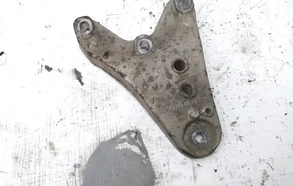 Skoda Roomster (5J) Engine mounting bracket 6Q0199185AB