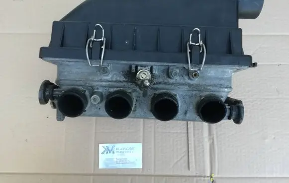 Mercedes-Benz E W124 Air filter box 6010942303