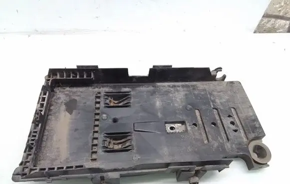 Ford Mondeo MK IV Battery tray 6G9110723A
