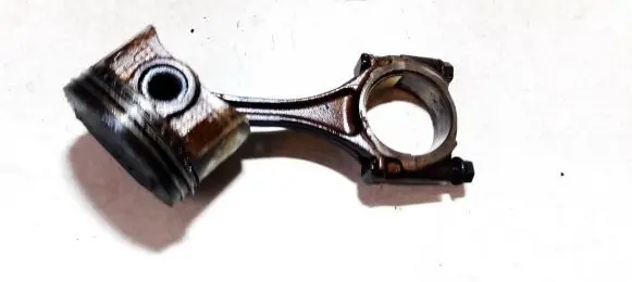 Lexus IS 200-300 Piston with connecting rod