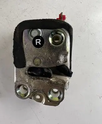 Opel Frontera A Tailgate lock latch 