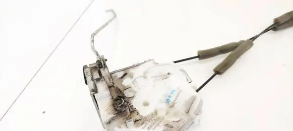 Honda FR-V Front door lock