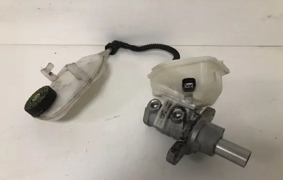 Citroen DS4 Master brake cylinder Y24879