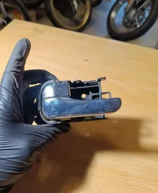 Nissan Almera Front door interior handle 