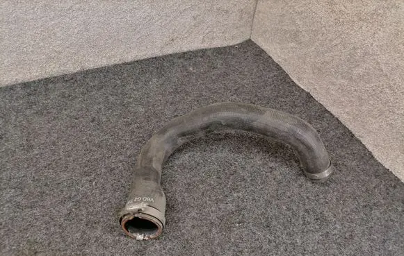 Land Rover Discovery 5 Intercooler hose/pipe
