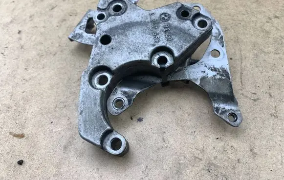 BMW 3 E46 Power steering pump 32412247556 2247556