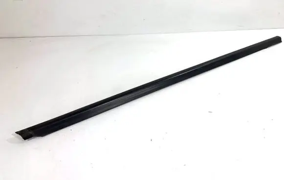 Hyundai ix35 Front door glass trim molding 