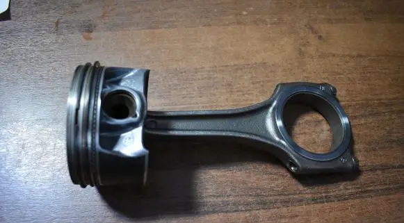 Porsche Cayenne (9Y0 9Y3) Piston 