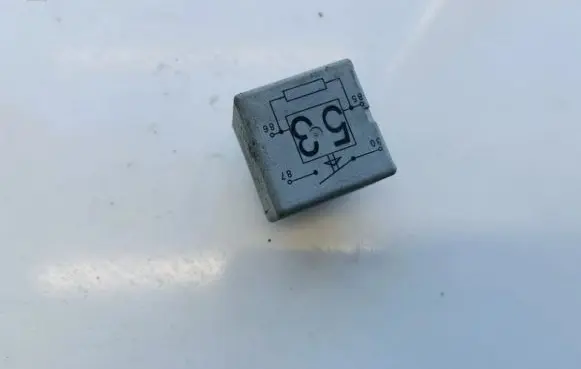 Volkswagen Golf IV Other relay 141951253B 20240072
