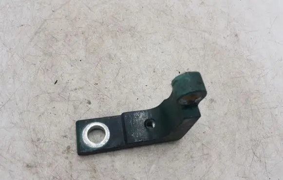Volkswagen Touareg I Rear door upper hinge 7L0831401A