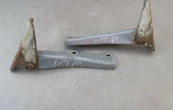 Subaru Impreza II Engine bonnet/hood hinges