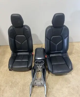 Porsche Cayenne (92A) Seat set 