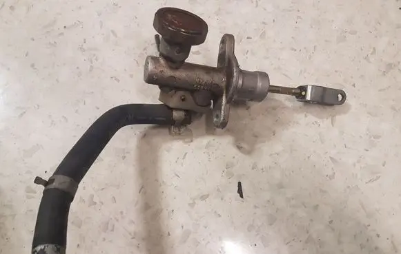 Nissan Navara D22 Master brake cylinder NABC0