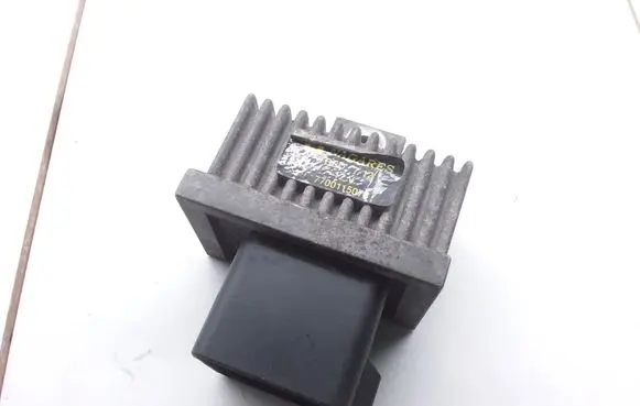 Volvo S40, V40 Glow plug pre-heat relay 7700115078