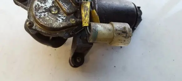 Subaru Impreza I Wiper motor