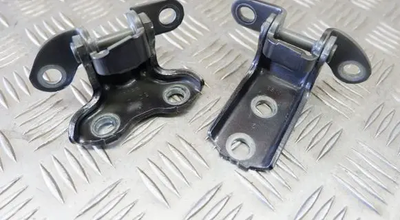 Toyota Yaris XP210 Rear door hinge set 687600H010 687800H010