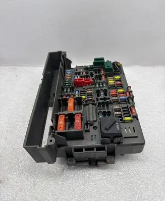 BMW 1 E81 E87 Fuse module 9119445