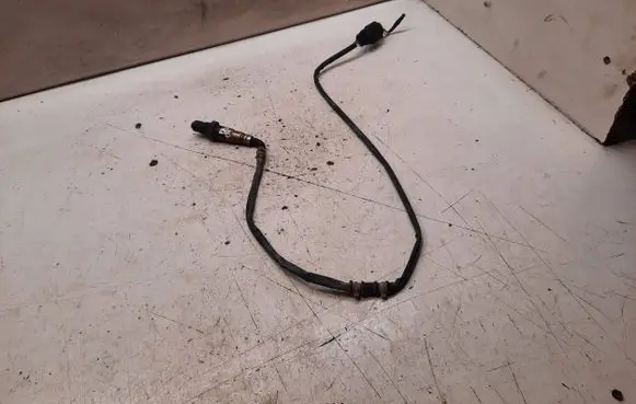 Volkswagen PASSAT B6 Lambda probe sensor 06F906262AA
