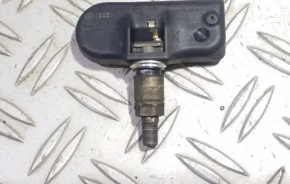 Volkswagen PASSAT B6 Tire pressure sensor 1K0907255A S122215001C L266VW2