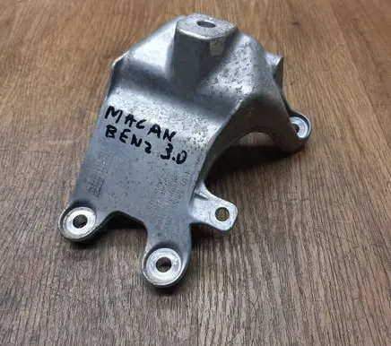 Porsche Macan (95B) Engine mounting bracket 95B199308C