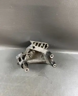 Volkswagen Touran III Engine mounting bracket 04L199207