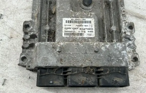 Ford Kuga I Engine control unit/module AV4112A650CM 28330761 97RI010012