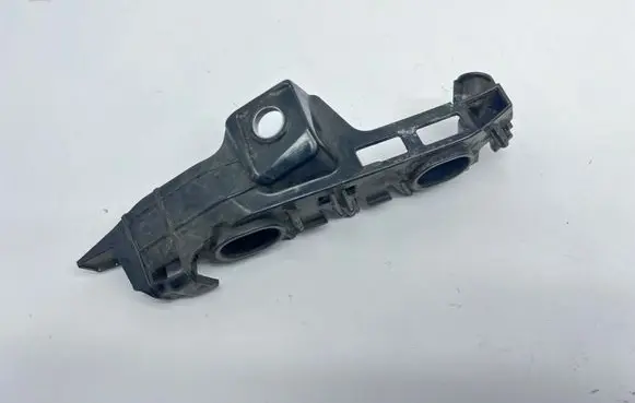 Volkswagen PASSAT B8 Front bumper mounting bracket 3C0807049