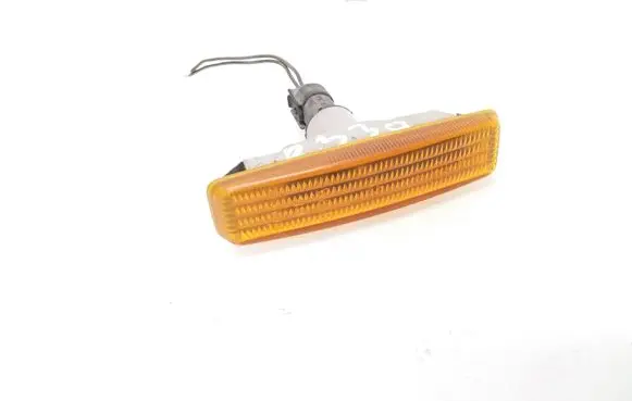 BMW 5 E39 Front fender indicator light 8360589