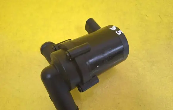 Volkswagen PASSAT B5.5 Electric auxiliary coolant/water pump