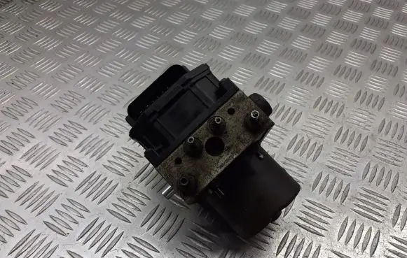Ford Mondeo Mk III ABS Pump 3S71-2M110-AA