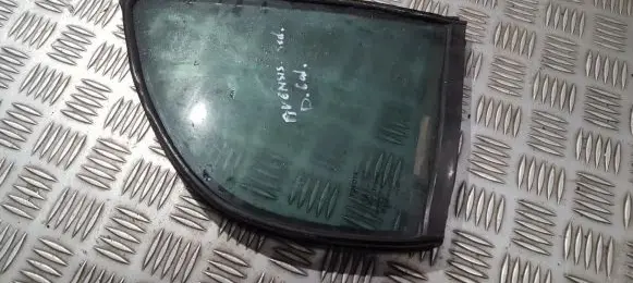 Toyota Avensis T220 Rear vent window glass 
