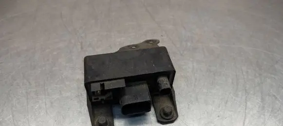Mercedes-Benz C W203 Glow plug pre-heat relay 0255452832