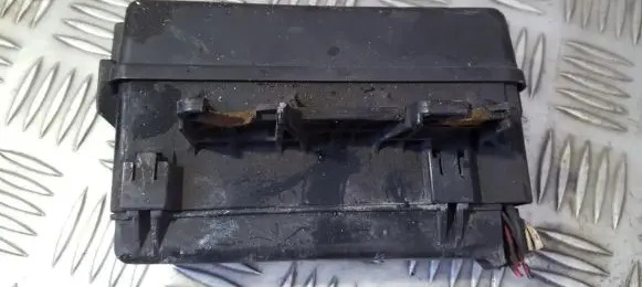 Toyota Avensis T250 Fuse box set 8386P1 PP-T10