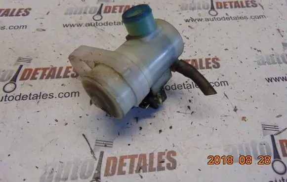 Honda CR-V Windscreen/windshield washer pump