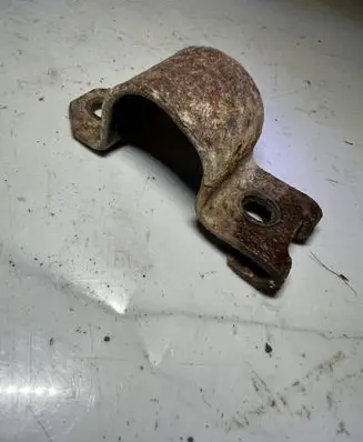 Toyota Land Cruiser (J120) Sway bar bush bracket, rear 