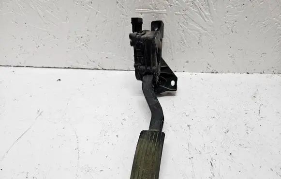 Mitsubishi Colt Accelerator throttle pedal A4543000104 MR955216