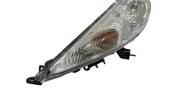 Nissan Juke I F15 Headlight/headlamp