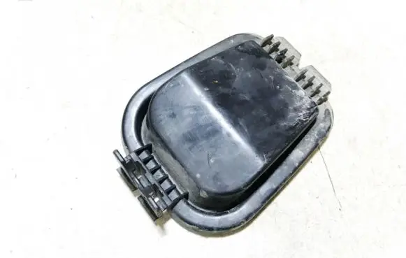 Audi A4 S4 B5 8D Headlight/headlamp dust cover
