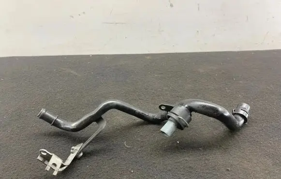 Audi Q7 4L Engine coolant pipe/hose 059129089