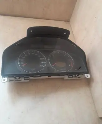 Volvo V70 Speedometer (instrument cluster) 36000411 69199660U 31254535AA