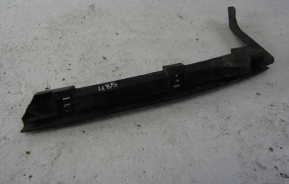 Front bumper mounting bracket