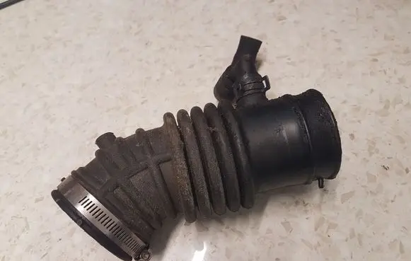 Nissan X-Trail T30 Air intake hose/pipe